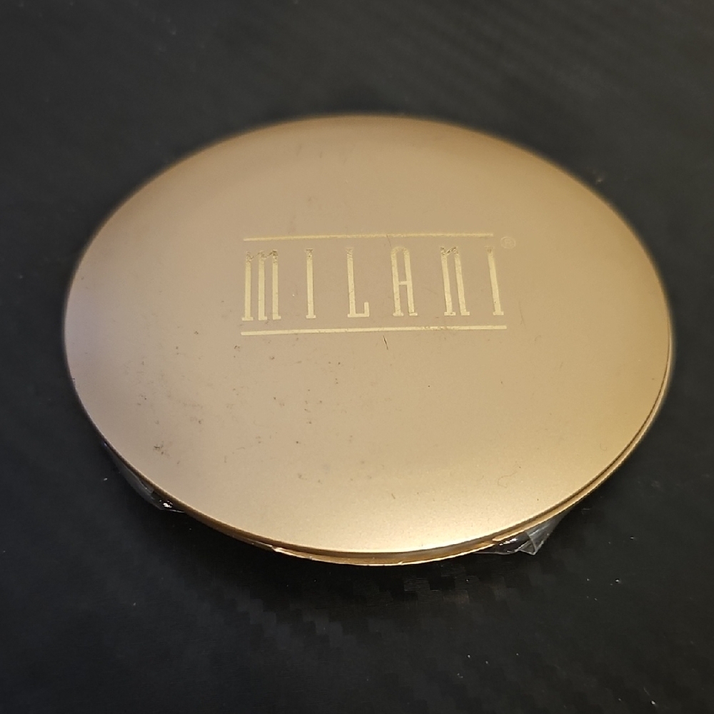 Milani True Beige Pressed Powder Compact